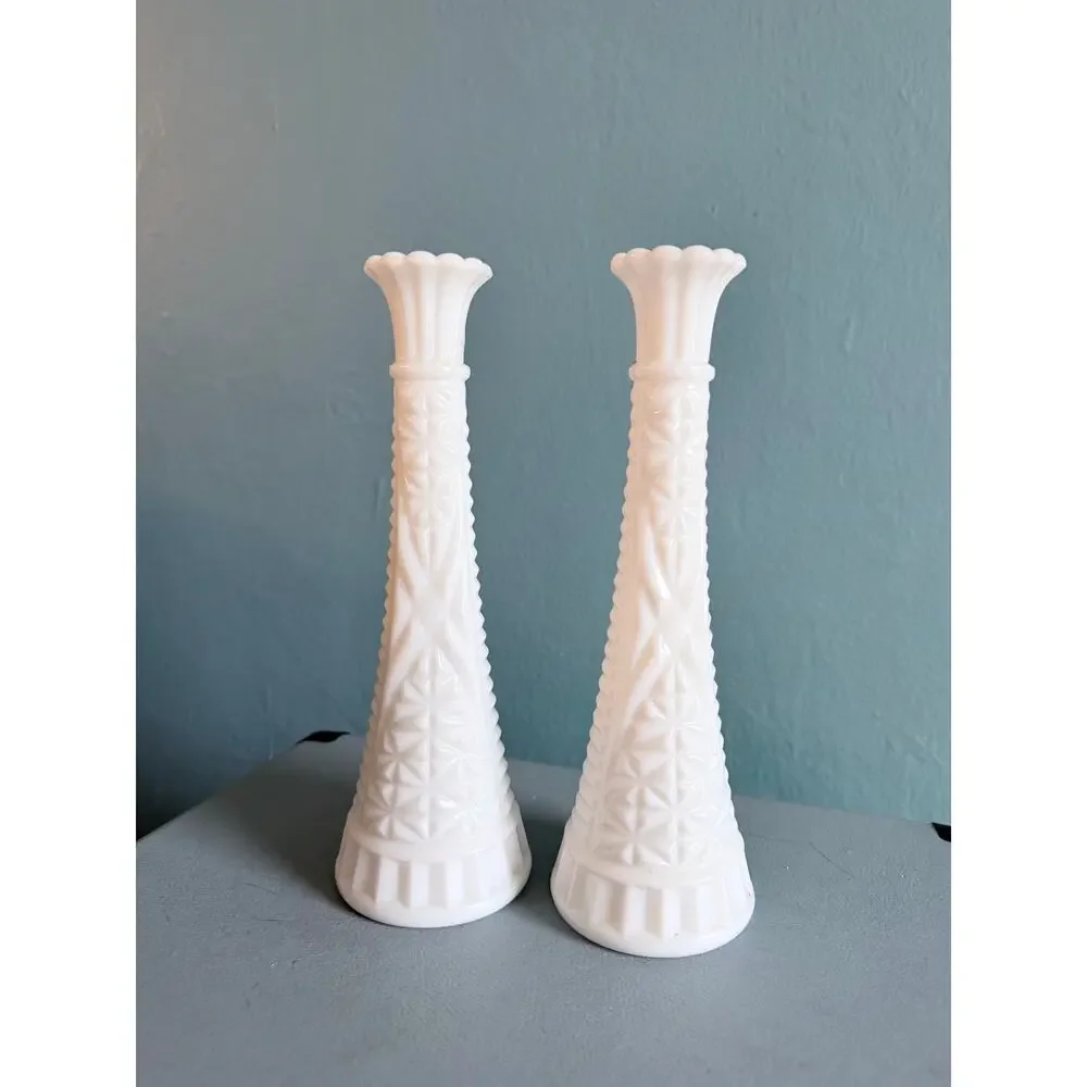 Pair Vintage Anchor Hocking Milk Glass Stars and Bars Bud Vases 9